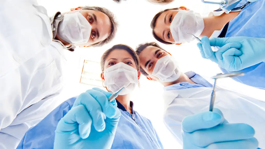 برای هر مشکل دندان به چه تخصص های دندانپزشکی مراجعه کنیم؟